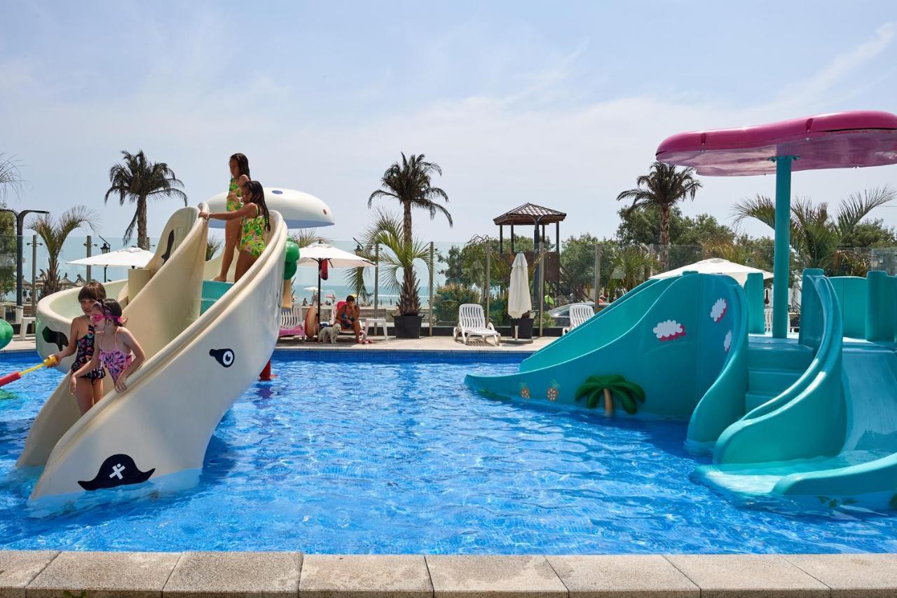 Sunrise Aparthotel Pool & Spa Mamaia Nord Navodari Dış mekan fotoğraf