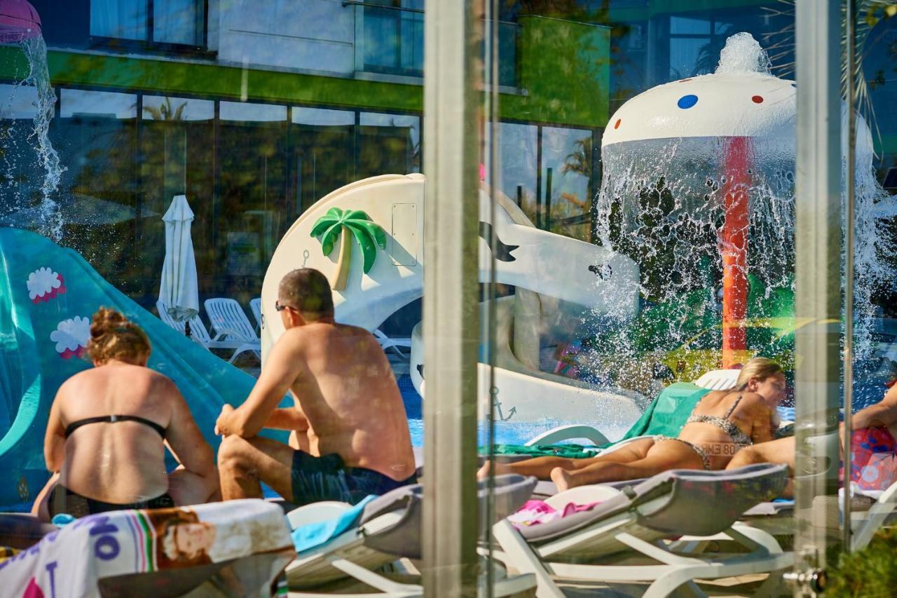 Sunrise Aparthotel Pool & Spa Mamaia Nord Navodari Dış mekan fotoğraf